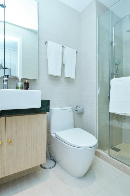 Rimless Toilets with Soft Close Seat